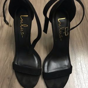 Lulu’s Black Elsi heels